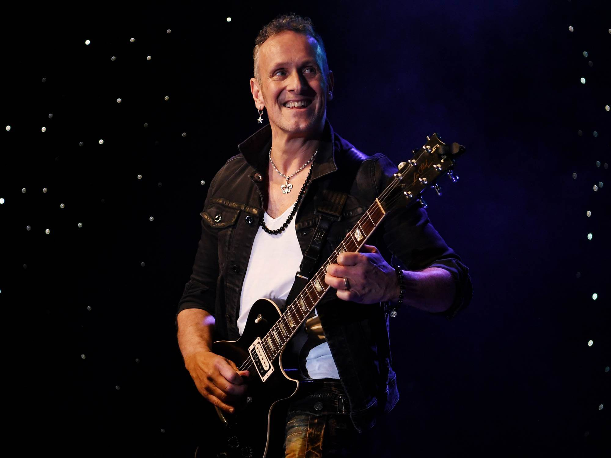 Def Leppard Guitarist Vivian Campbell Achieves Full Remission After 2013 Cancer Diagnosis